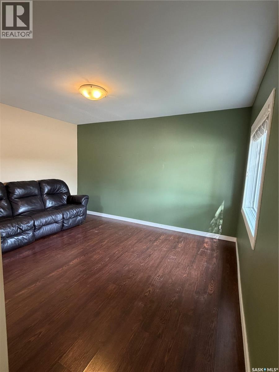 537 Churchill Street, Hudson Bay, Saskatchewan  S0E 0Y0 - Photo 8 - SK045954
