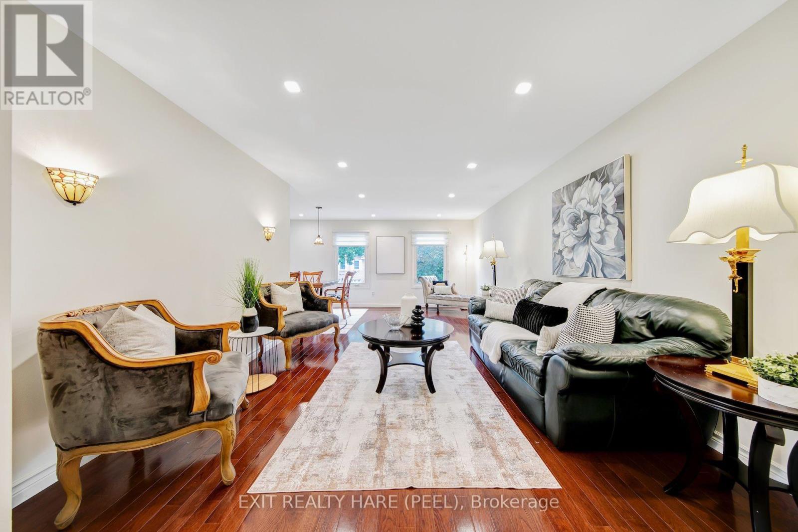 48 Nanport Street, Brampton, Ontario  L6S 4A3 - Photo 5 - W13673496