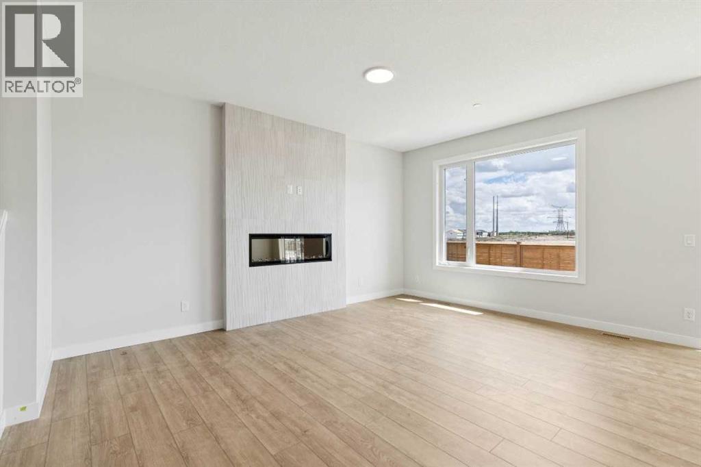 546 Hotchkiss Manor, Calgary, Alberta  T3S 0J9 - Photo 9 - A2308251
