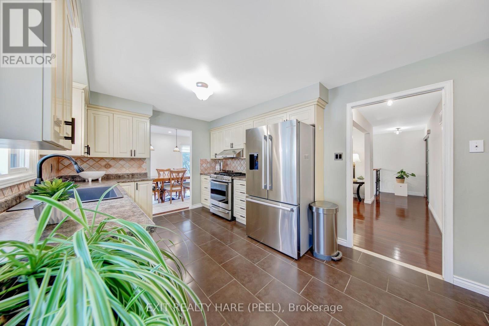 48 Nanport Street, Brampton, Ontario  L6S 4A3 - Photo 17 - W13673496