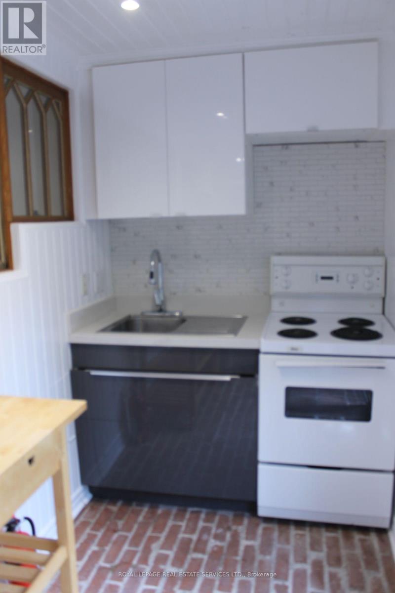 Lower L - 82 Galley Avenue, Toronto, Ontario  M6R 1H1 - Photo 5 - W13691398