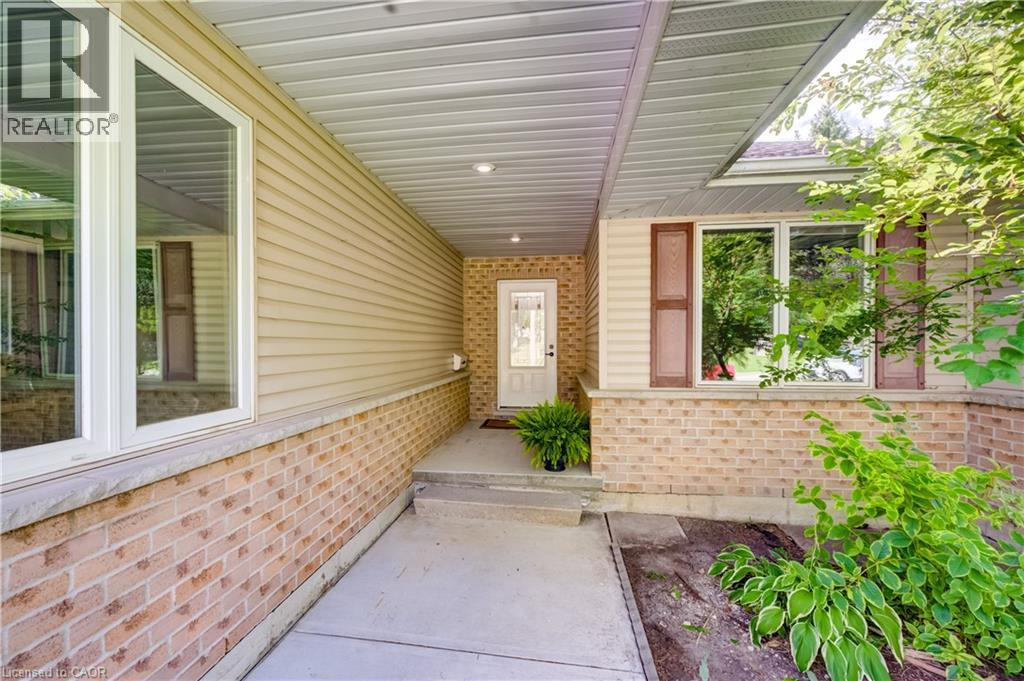910 Walton Avenue N, Listowel, Ontario  N4W 3R9 - Photo 4 - 40856850