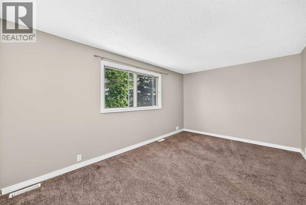 96 Erin Woods Boulevard SE, Calgary, Alberta  t2b 2r1 - Photo 14 - A2331671