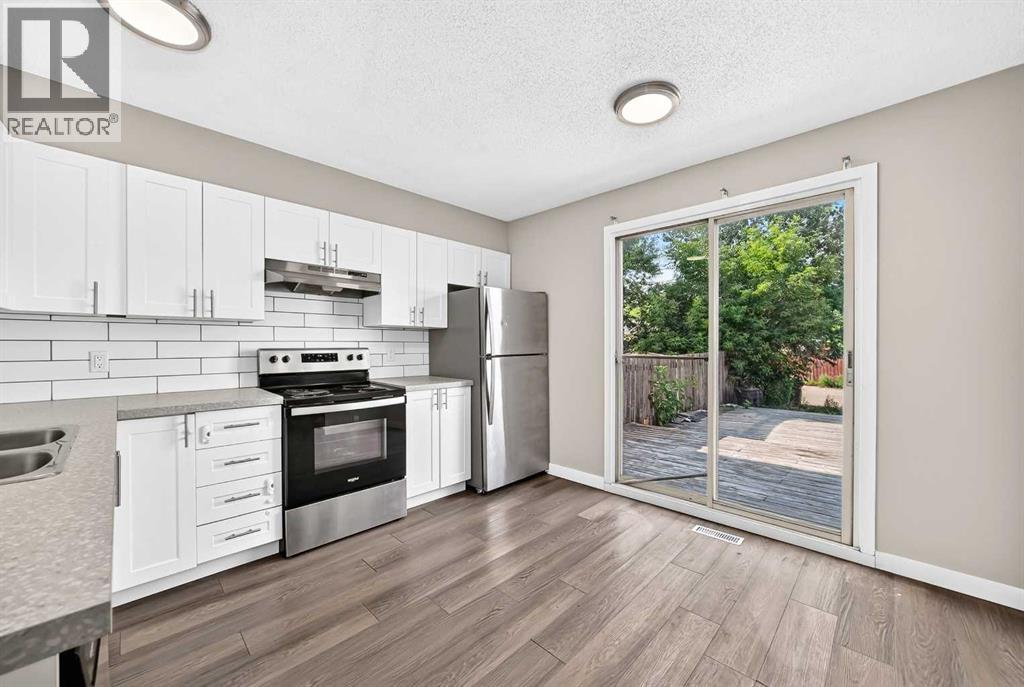 96 Erin Woods Boulevard SE, Calgary, Alberta  t2b 2r1 - Photo 5 - A2331671