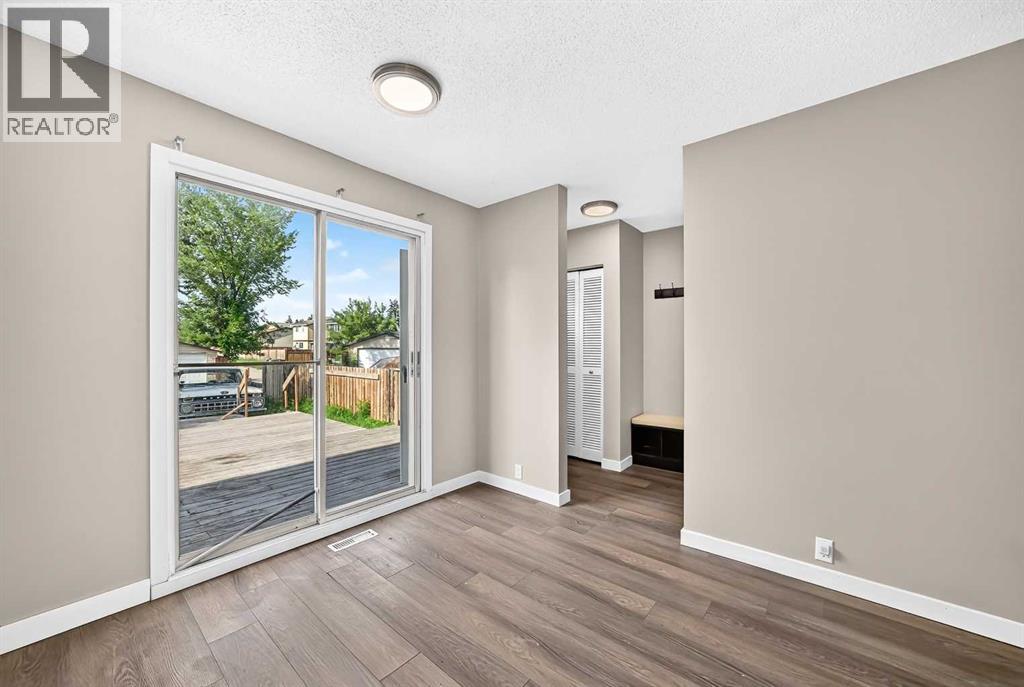96 Erin Woods Boulevard SE, Calgary, Alberta  t2b 2r1 - Photo 6 - A2331671