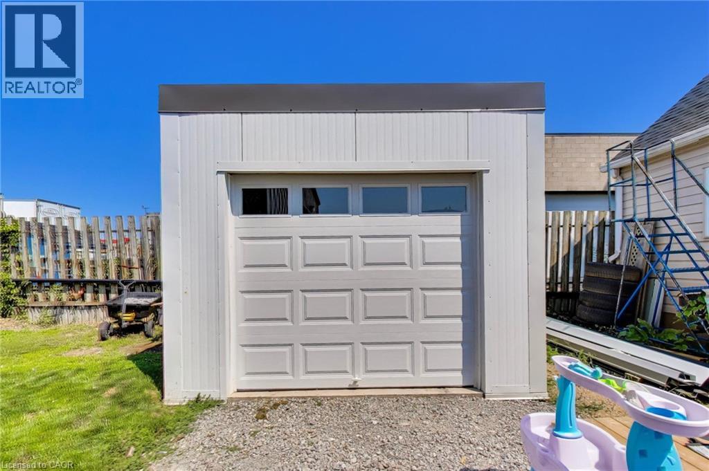 327 Dewitt Road, Stoney Creek, Ontario  L8E 2T1 - Photo 34 - 40856971