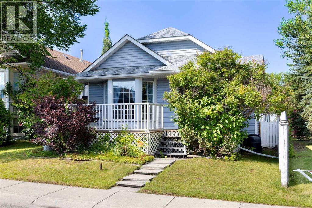90 Martinridge Crescent NE, Calgary, Alberta  T3J 3M4 - Photo 2 - A2337975