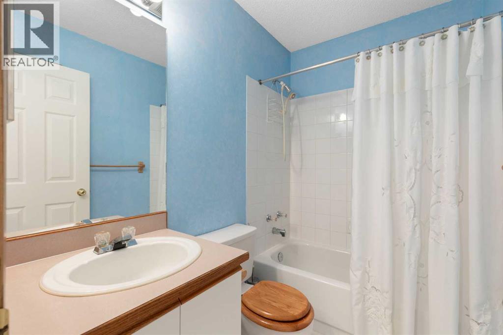 90 Martinridge Crescent NE, Calgary, Alberta  T3J 3M4 - Photo 20 - A2337975