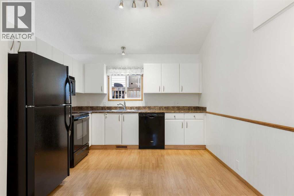 90 Martinridge Crescent NE, Calgary, Alberta  T3J 3M4 - Photo 11 - A2337975