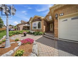 29 STRATTON CRESCENT, Whitby, Ontario