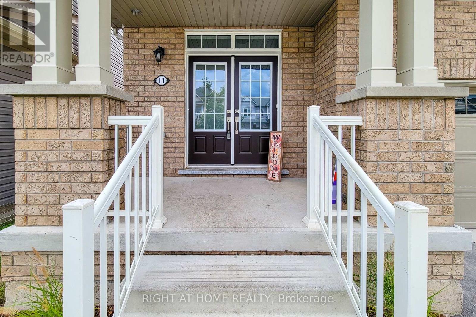 11 Esther Crescent, Thorold, Ontario  L3B 0E9 - Photo 3 - X13692374
