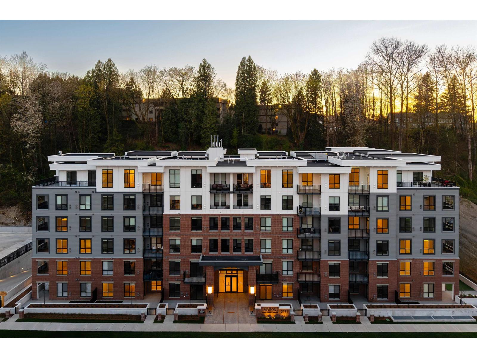 313 2771 Montrose Avenue, Abbotsford, British Columbia  V2S 0R2 - Photo 1 - R3156154