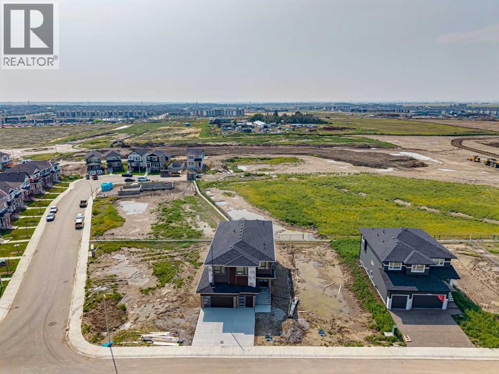 427 Bridgeport Glen, Chestermere, Alberta  T1X 3C9 - Photo 4 - A2336134