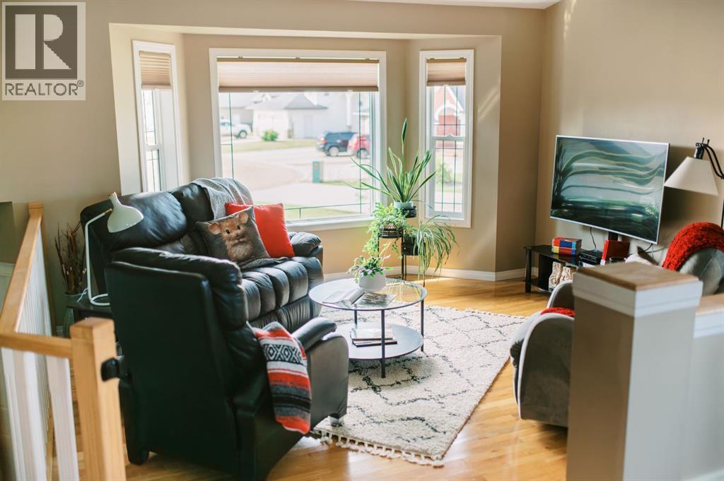 6702 43 Avenue Close, Stettler, Alberta  T4K 1k6 - Photo 5 - A2338133