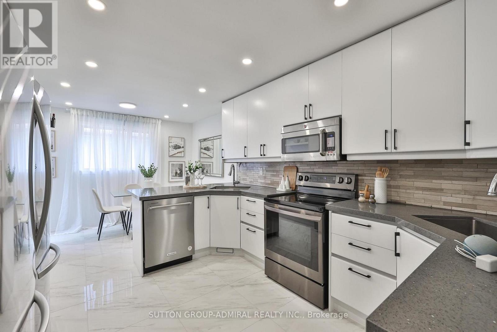 256 Torresdale Avenue, Toronto, Ontario  M2R 3E8 - Photo 12 - C13692370
