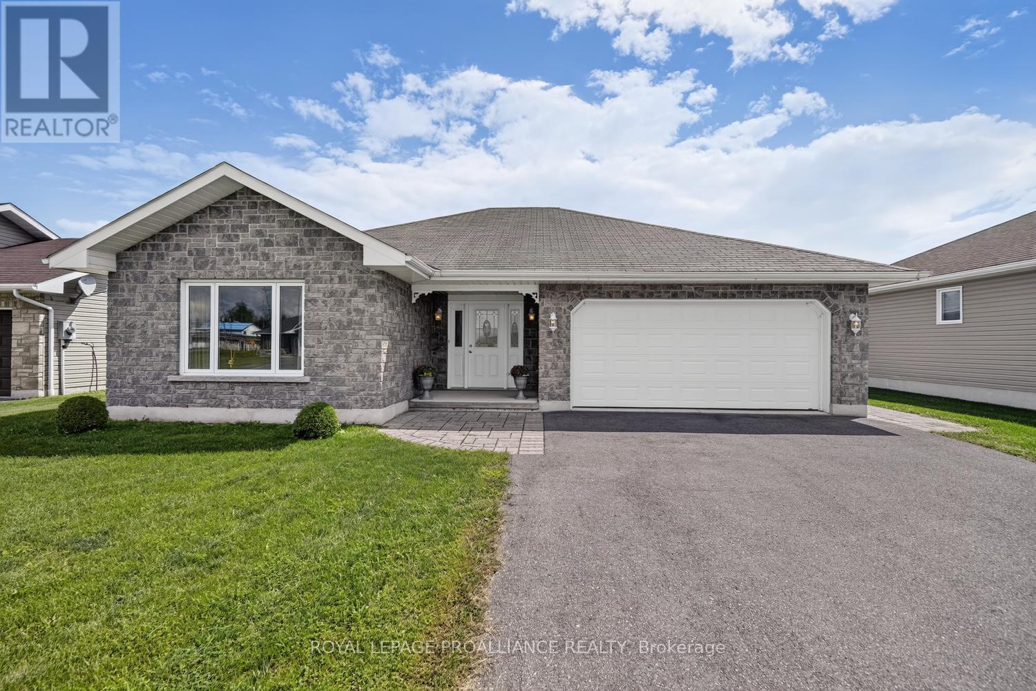 10726 West End Terrace E, South Dundas, Ontario
