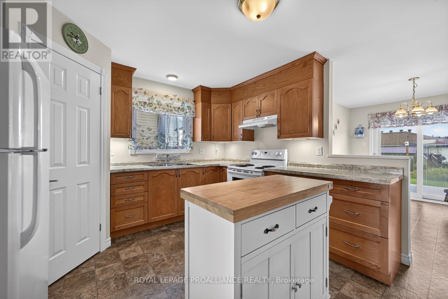 10726 West End Terrace E, South Dundas, Ontario  K0E 1K0 - Photo 12 - X13692342