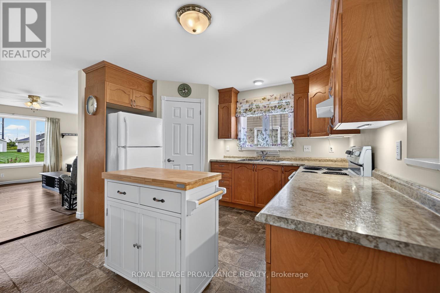 10726 West End Terrace E, South Dundas, Ontario  K0E 1K0 - Photo 13 - X13692342