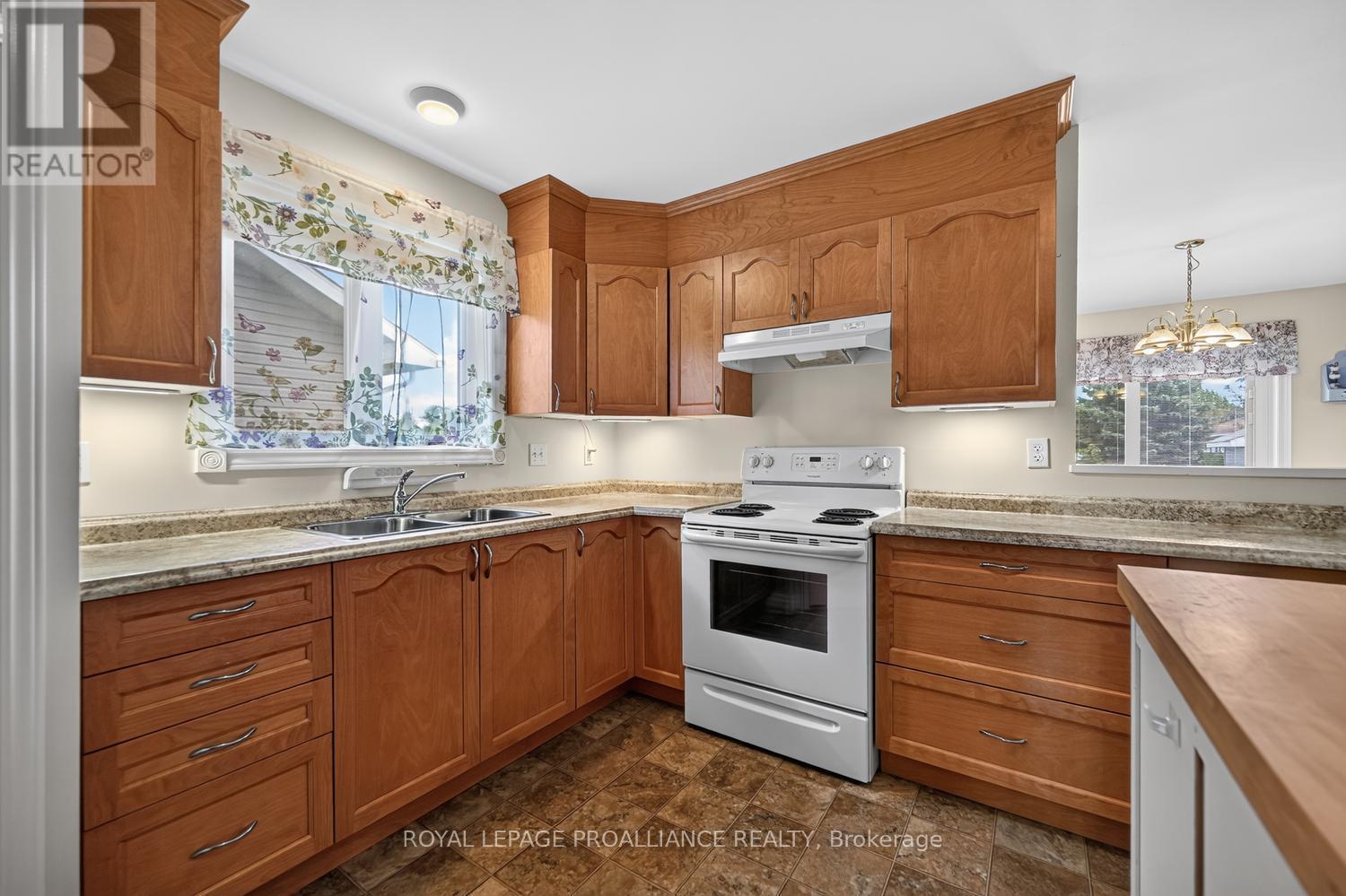 10726 West End Terrace E, South Dundas, Ontario  K0E 1K0 - Photo 14 - X13692342