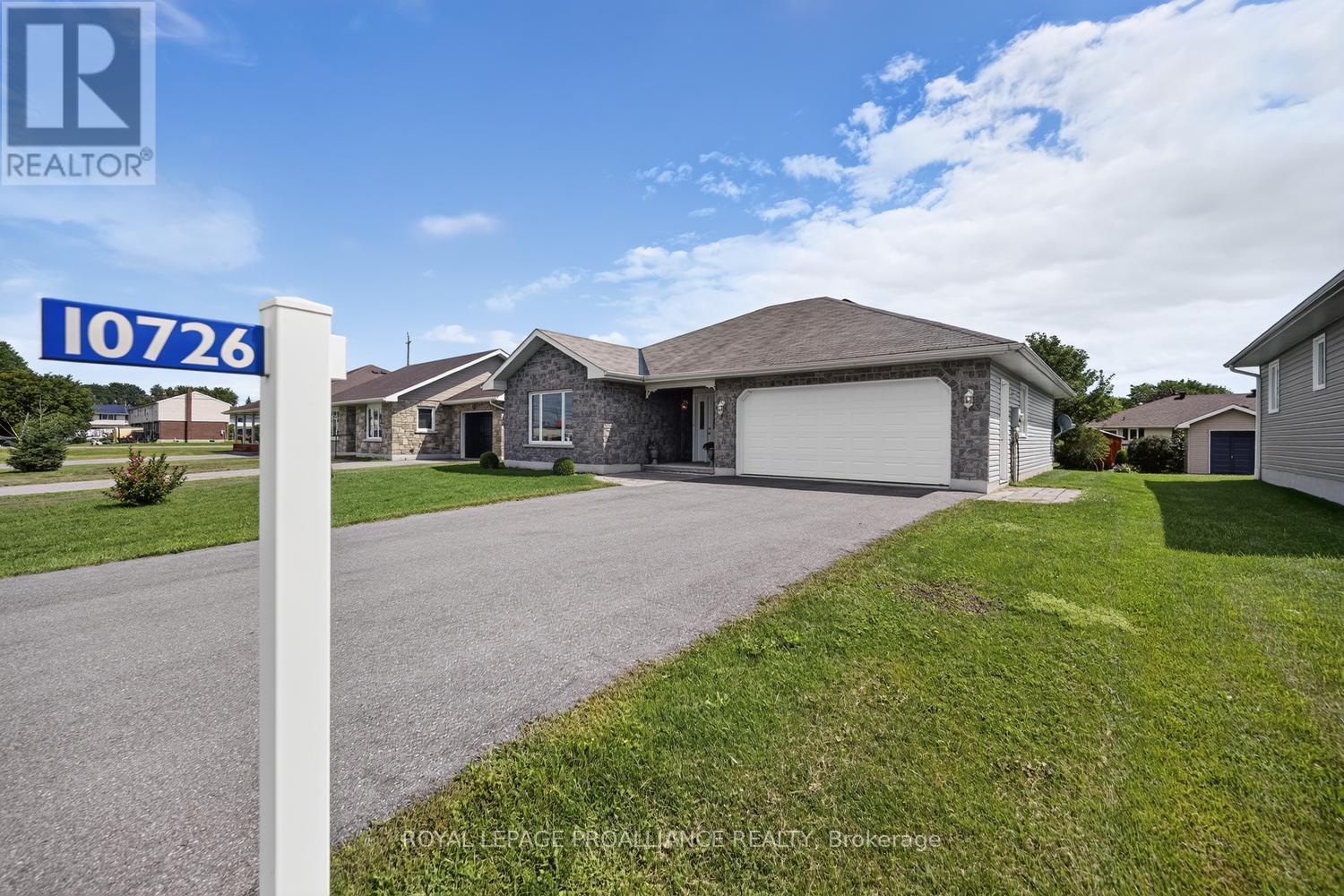10726 West End Terrace E, South Dundas, Ontario K0E 1K0 - Photo 2 - X13692342