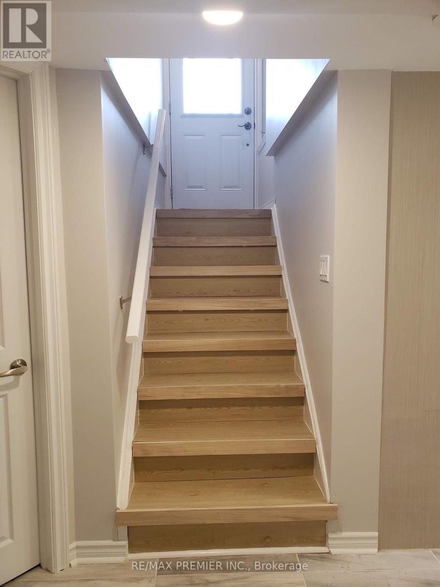 Lower - 40 Byng Avenue, Oshawa, Ontario  L1G 3N1 - Photo 2 - E13692324