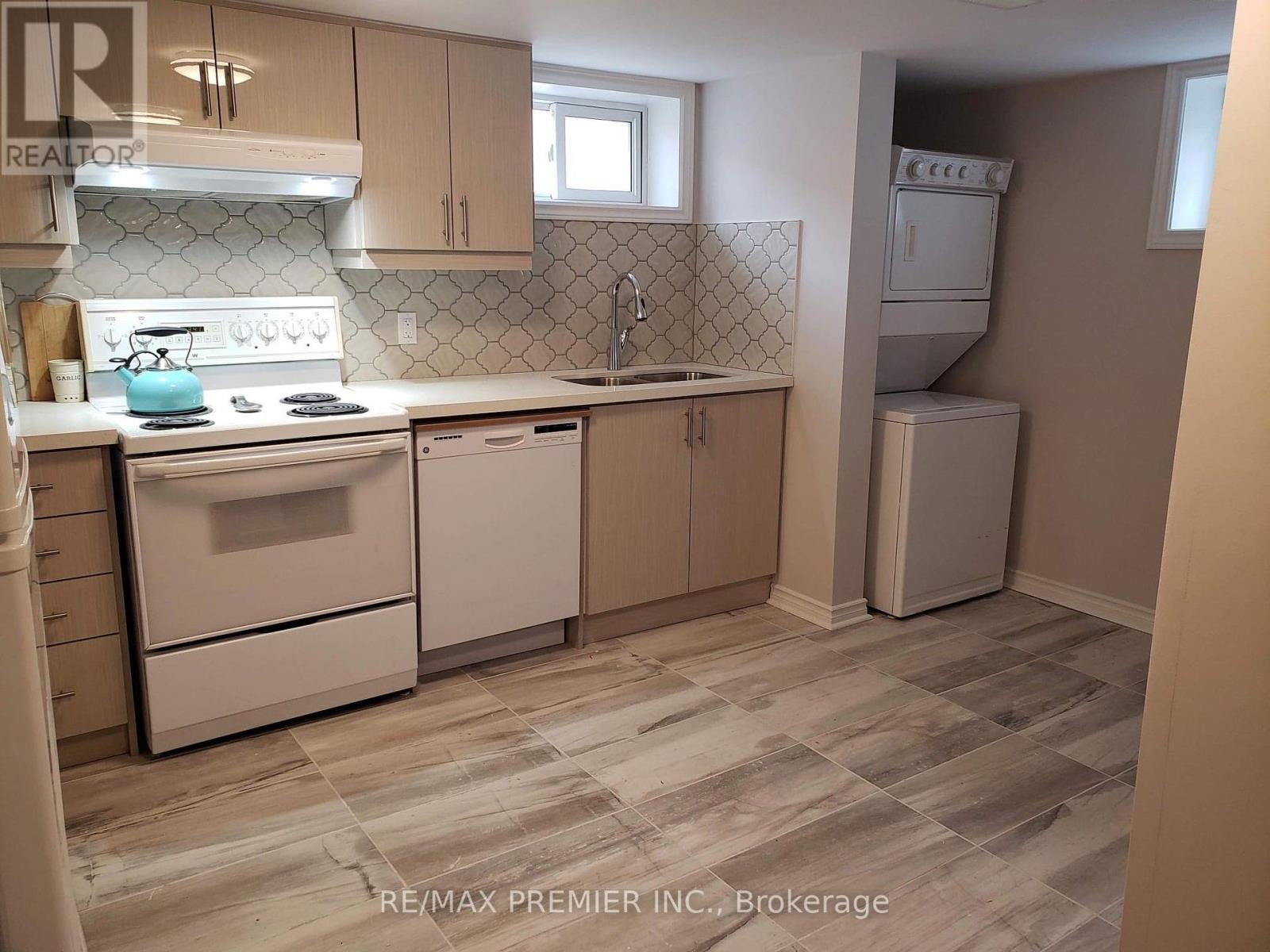 Lower - 40 Byng Avenue, Oshawa, Ontario  L1G 3N1 - Photo 4 - E13692324