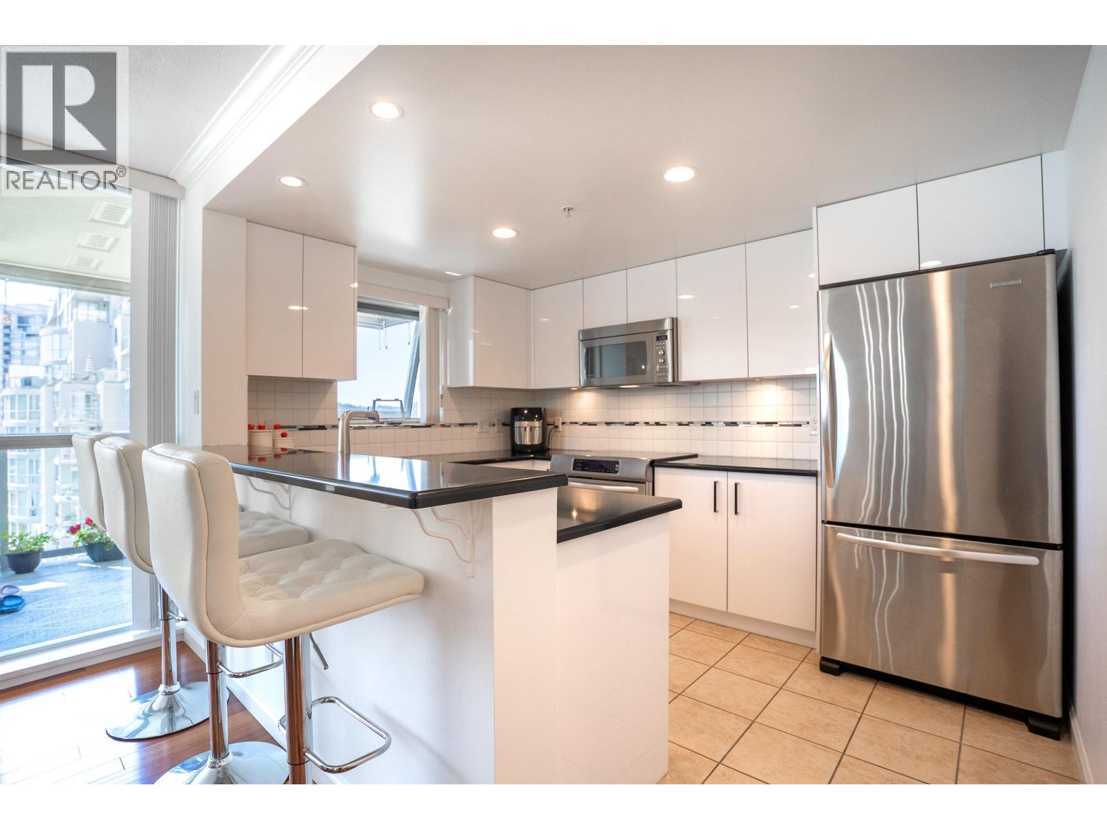 1403 235 Guildford Way, Port Moody, British Columbia V3H 5L8 - Photo 9 - R3157173