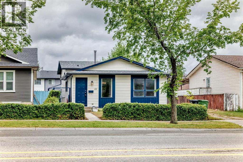 19 Falshire Drive NE, calgary, Alberta