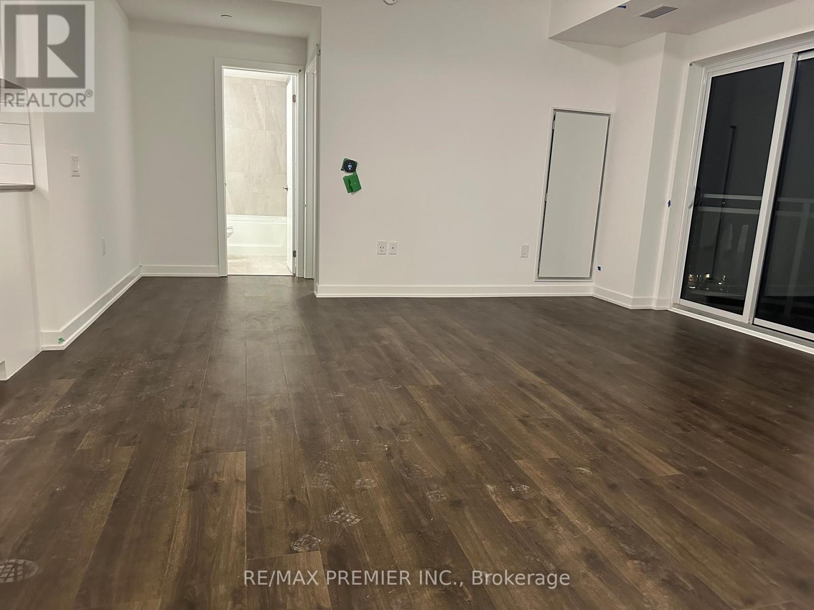 207 - 56 Lakeside Terrace, Barrie, Ontario  L4M 7B9 - Photo 4 - S13692336