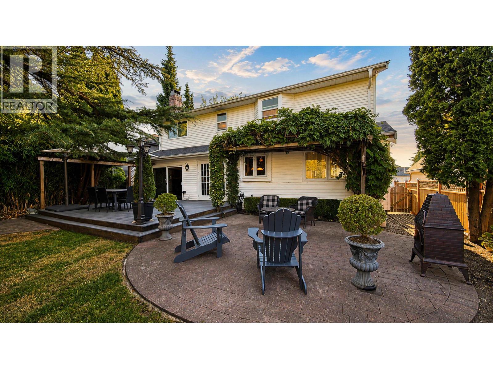 12612 215 Street, Maple Ridge, British Columbia  V4R 2H3 - Photo 2 - R3157089