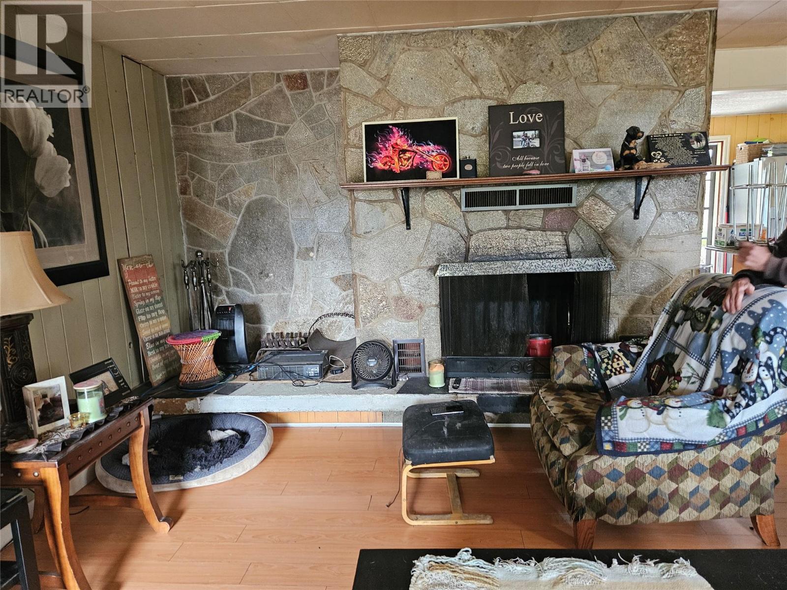 384 6 Highway S, Nakusp, British Columbia  V0G 1R1 - Photo 3 - 10398059