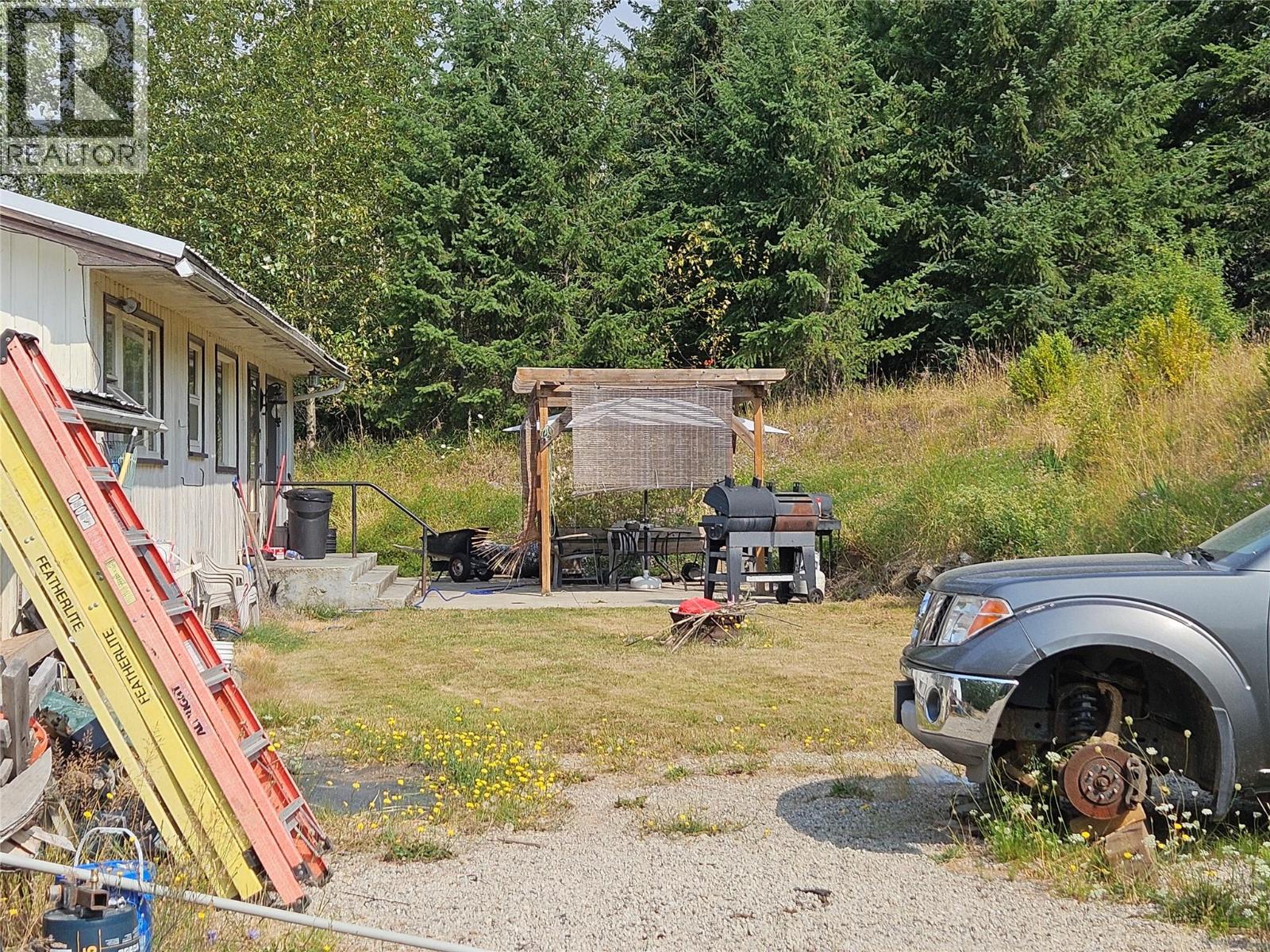 384 6 Highway S, Nakusp, British Columbia  V0G 1R1 - Photo 15 - 10398059