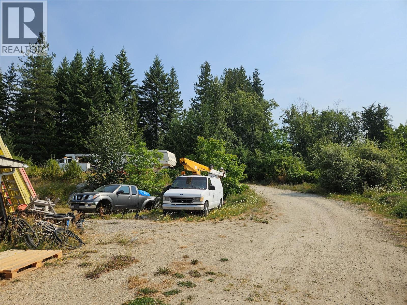 384 6 Highway S, Nakusp, British Columbia  V0G 1R1 - Photo 17 - 10398059