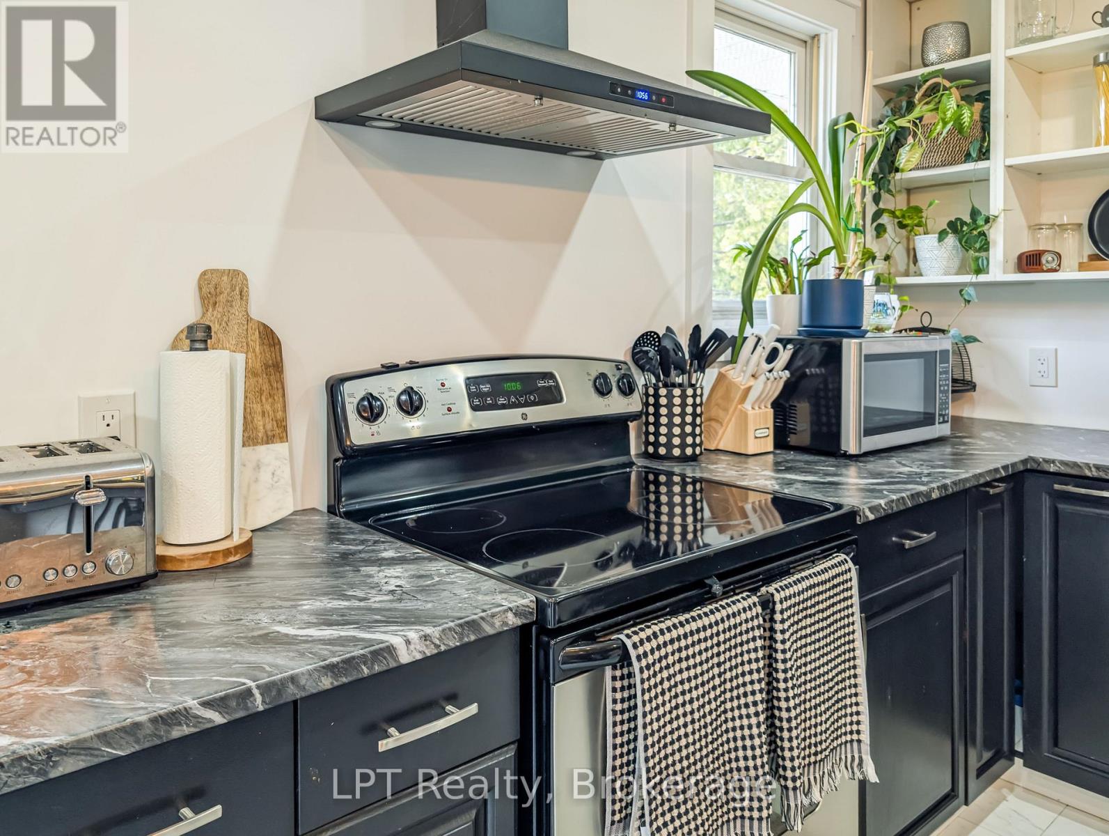 172 Bryant Street, South Bruce Peninsula, Ontario  N0H 2T0 - Photo 12 - X12831854