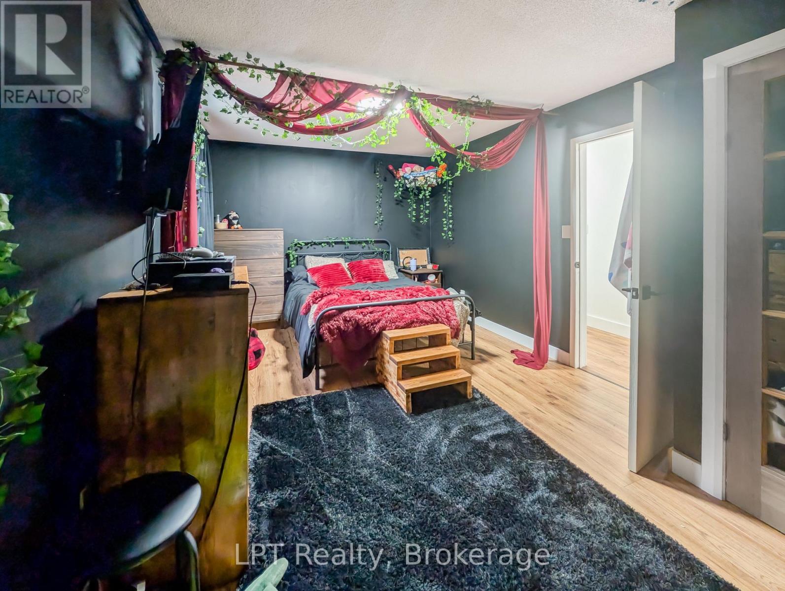 172 Bryant Street, South Bruce Peninsula, Ontario  N0H 2T0 - Photo 22 - X12831854