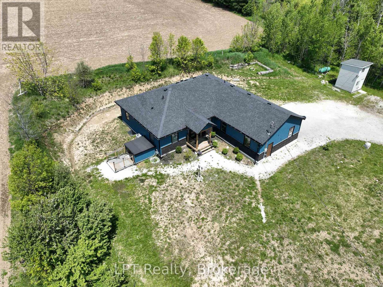 20 Red Bay Road, South Bruce Peninsula, Ontario  N0H 2T0 - Photo 2 - X12877384