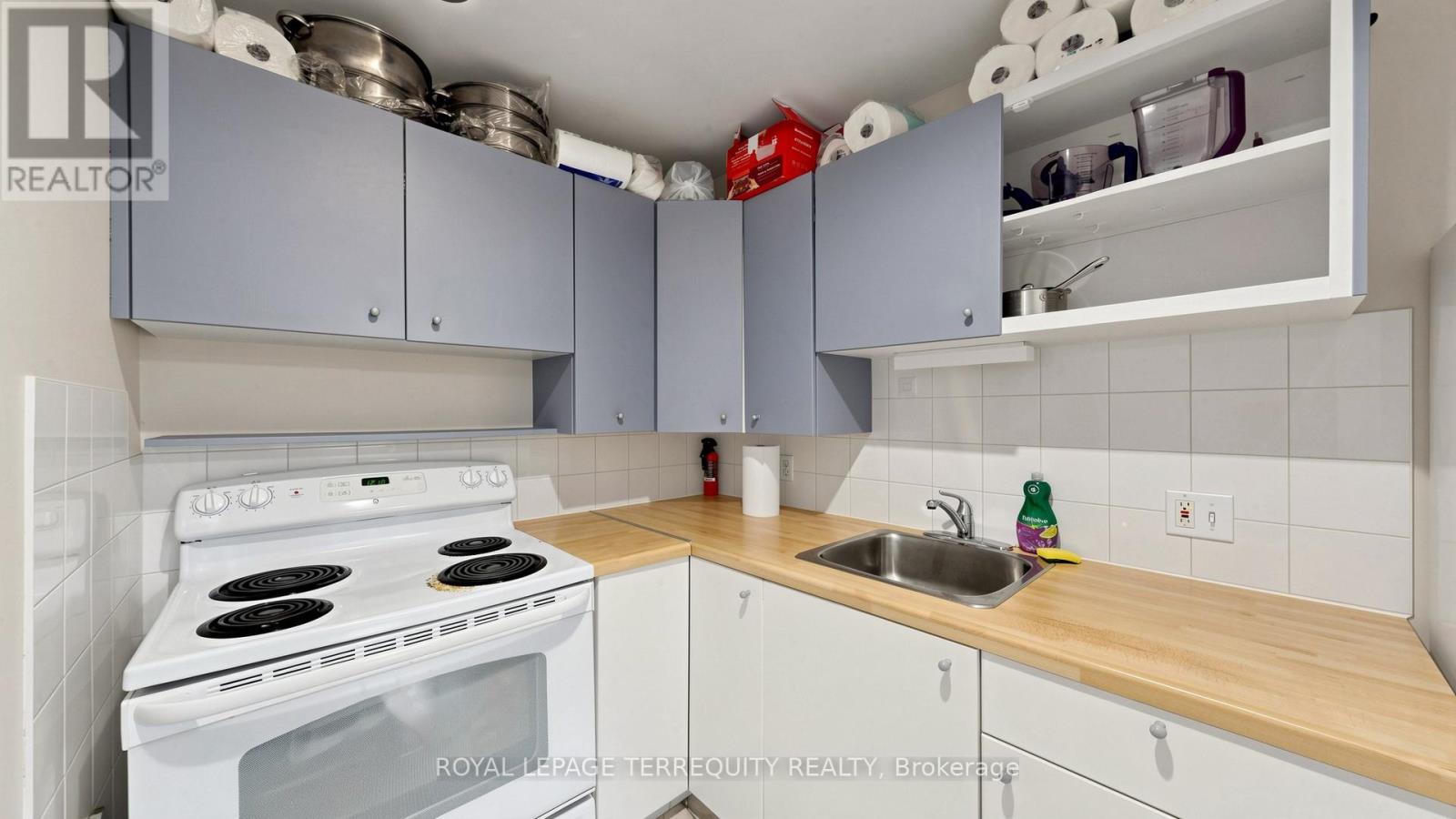 321 Lakeshore Road E, Mississauga, Ontario  L5G 1H3 - Photo 10 - W13174128