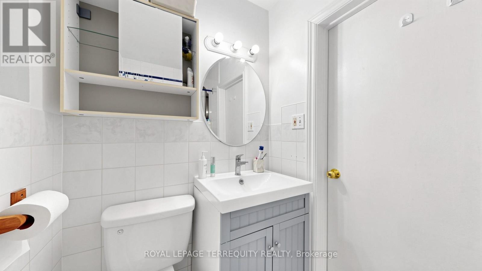 321 Lakeshore Road E, Mississauga, Ontario  L5G 1H3 - Photo 13 - W13174128