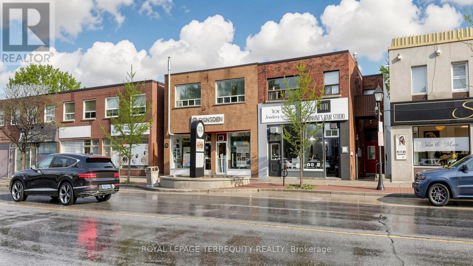 321 Lakeshore Road E, Mississauga, Ontario  L5G 1H3 - Photo 2 - W13174128
