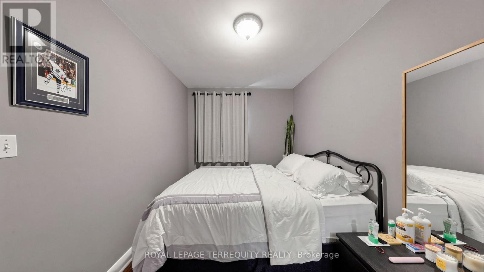 321 Lakeshore Road E, Mississauga, Ontario  L5G 1H3 - Photo 19 - W13174128