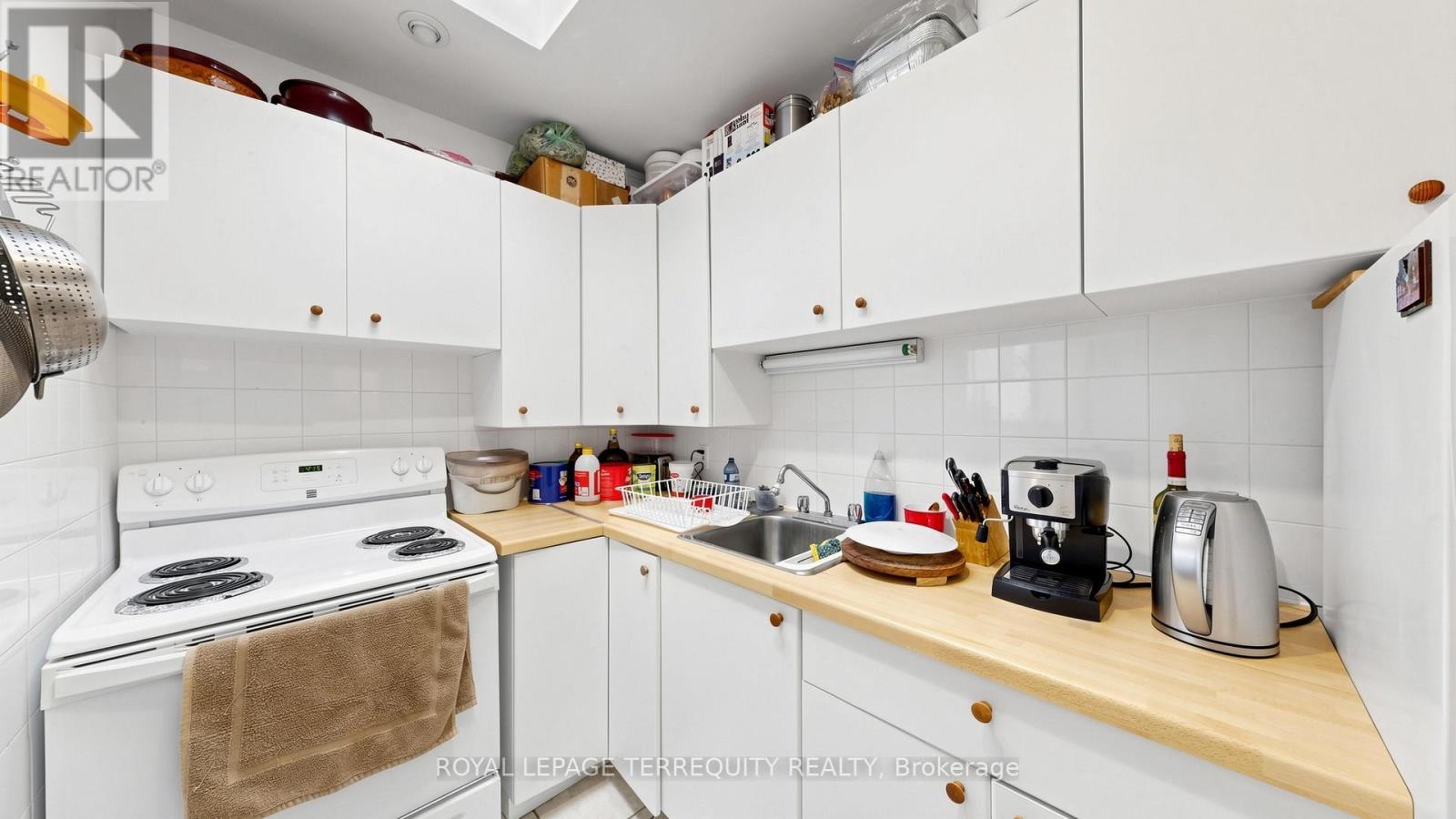 321 Lakeshore Road E, Mississauga, Ontario  L5G 1H3 - Photo 24 - W13174128