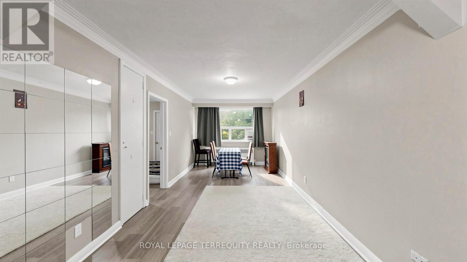 321 Lakeshore Road E, Mississauga, Ontario  L5G 1H3 - Photo 5 - W13174128