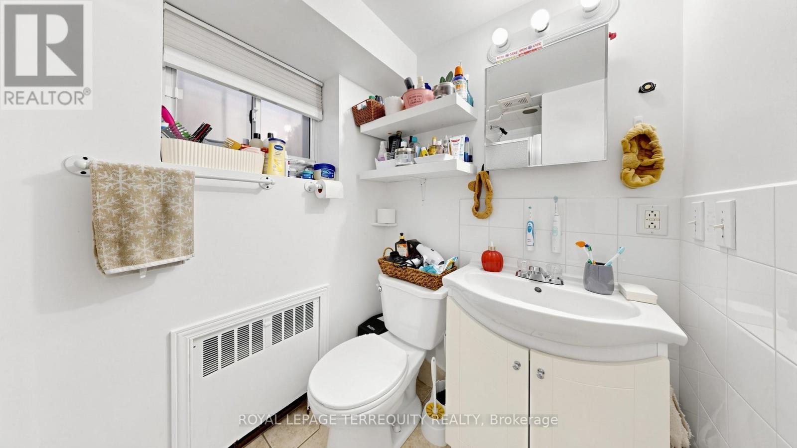321 Lakeshore Road E, Mississauga, Ontario  L5G 1H3 - Photo 37 - W13174128