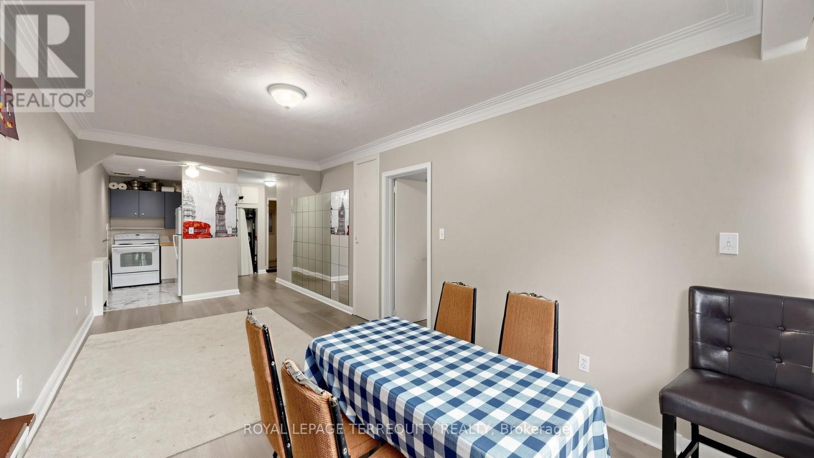 321 Lakeshore Road E, Mississauga, Ontario  L5G 1H3 - Photo 7 - W13174128