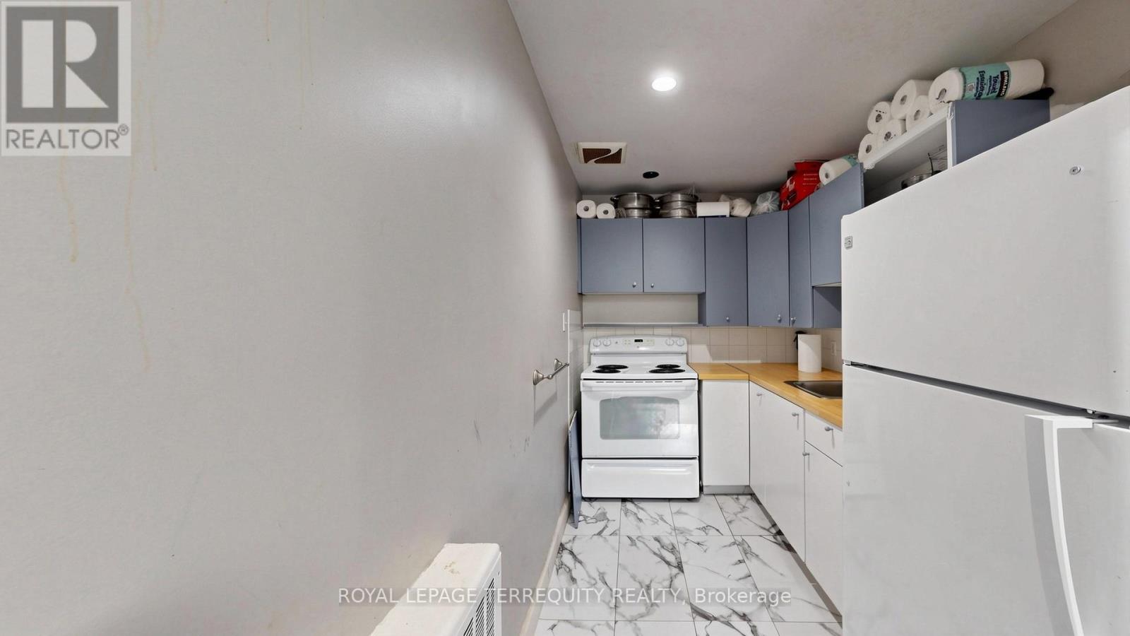 321 Lakeshore Road E, Mississauga, Ontario  L5G 1H3 - Photo 9 - W13174128