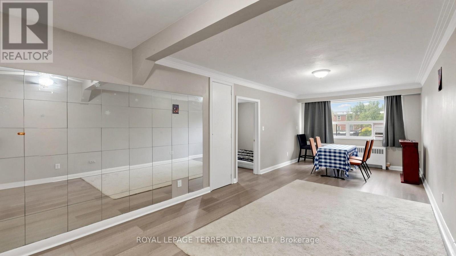 321 Lakeshore Road E, Mississauga, Ontario  L5G 1H3 - Photo 6 - W13174128
