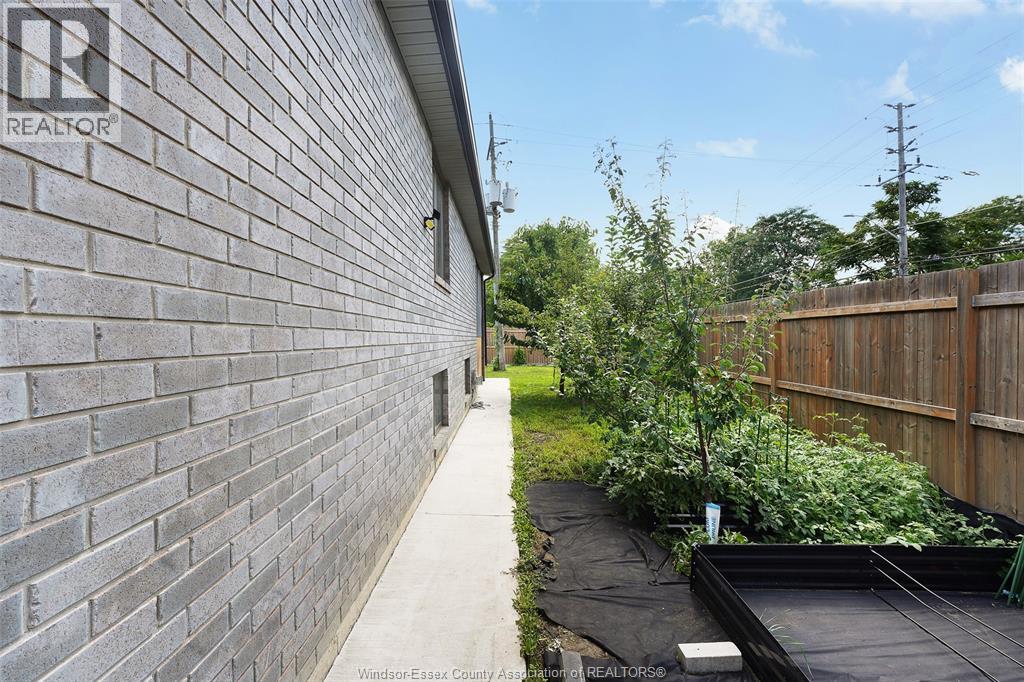 1309 Chappell Avenue, Windsor, Ontario  N9C 3E1 - Photo 40 - 26020170