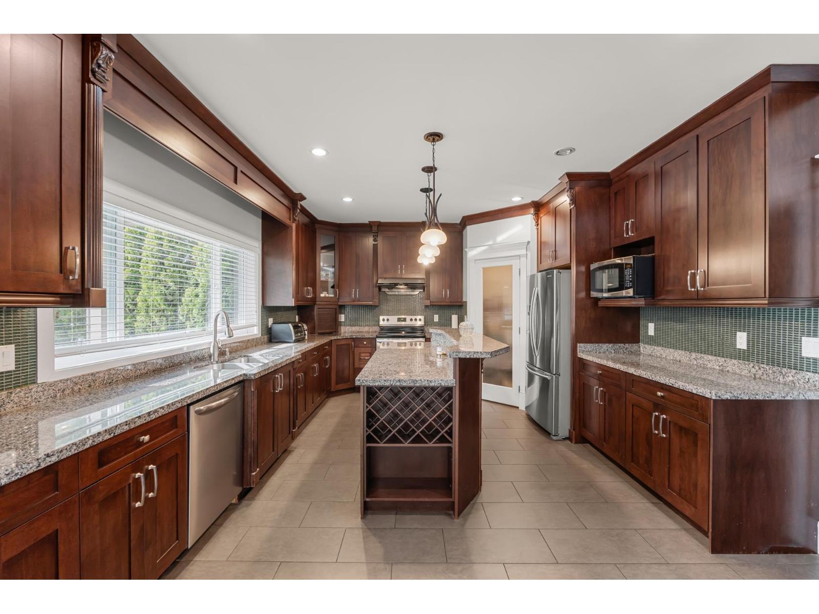 7043 197b Street, Langley, British Columbia  V2Y 0E9 - Photo 17 - R3156581