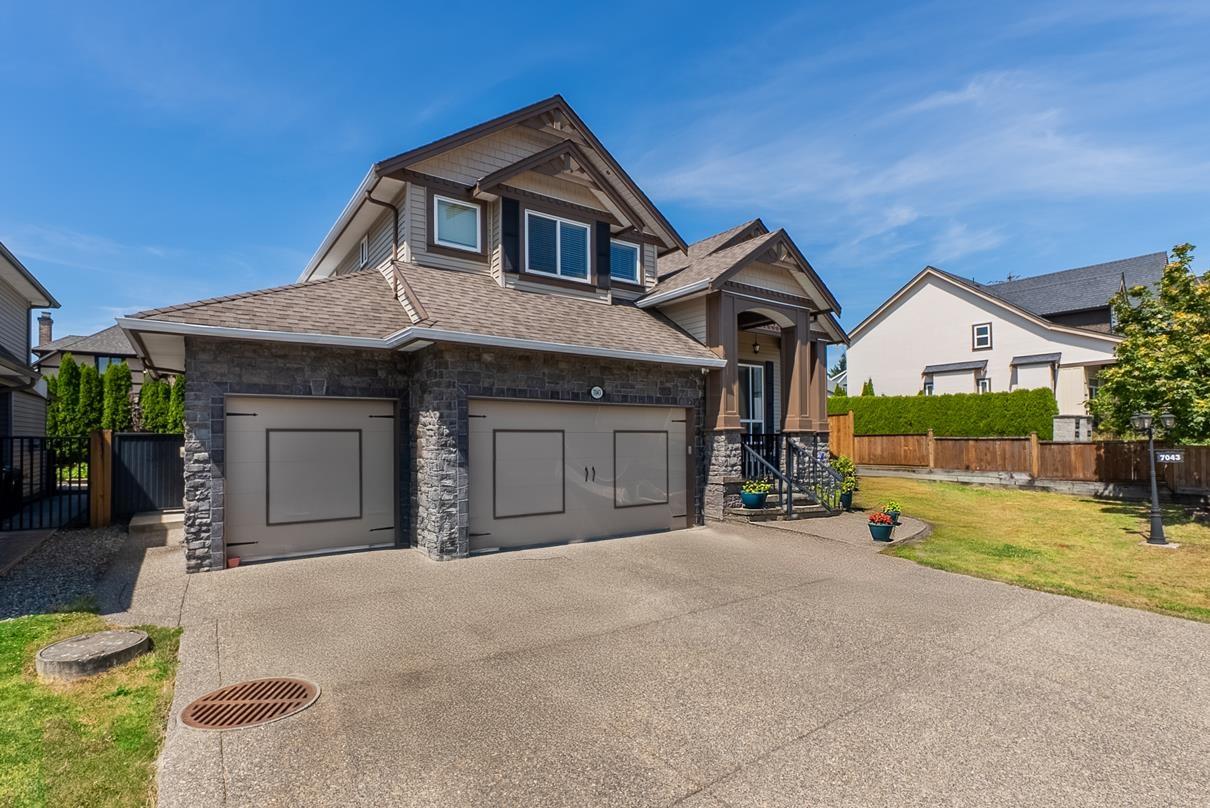 7043 197b Street, Langley, British Columbia  V2Y 0E9 - Photo 2 - R3156581