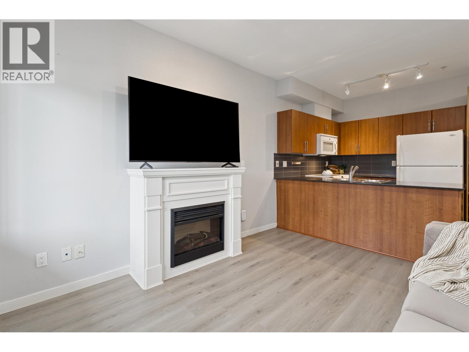201 1661 Fraser Avenue, Port Coquitlam, British Columbia  V3B 0B6 - Photo 11 - R3126360